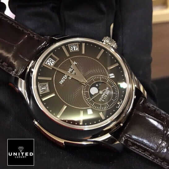 Patek Philippe Repeater Black Dial Replica on the black glove hand
