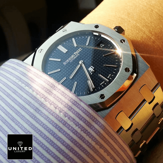 Audemars Piguet Royal Oak "Jumbo" Extra-Thin 15202ST.OO.1240ST.01 "Jumbo" Collector’s Replica audemarspiguet royaloak 15202ST.OO .1240ST.01 replica wrist