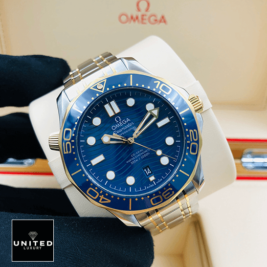 Omega Seamaster Diver Master Co-Axial 210.20.42.20.03.001 Exceptional Replica 1:1 omega seamaster diver 300m 210.20.42.20.03.001 replica tiltedleft Omega Seamaster Blue Dial Gold Replica in the omega box