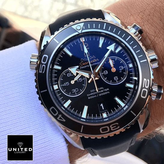 Omega Seamaster Planet Ocean Co-Axial Chronograph 232.32.46.51.01.003 Top Replica 1:1 omega seamasterplanetocean 232.32.46.51.01.003 replica hand Omega Seamaster Planet Ocean Replica blue dial on the wrist