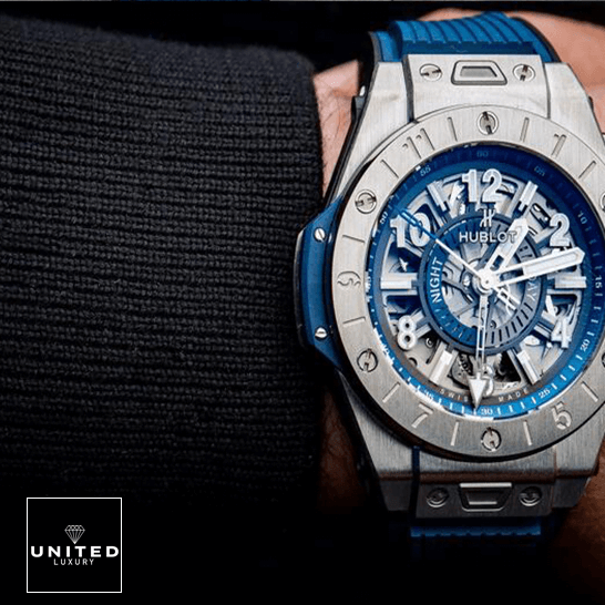 Hublot Big Bang Arabic Numerals Blue Background Replica on the wrist