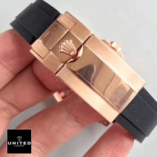 Rolex Yacht-Master 116655 Supreme Replica Edition Rolex Yacht Rolex 116655 Stainless Steel Clasp Replica on the hand