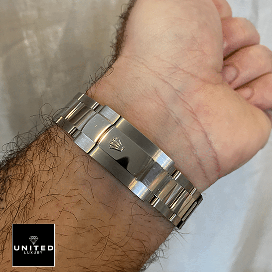 Rolex Datejust 126200-0008 White Dial Swiss Super Clone rolex datejust 126200 0008 replica clasp Rolex Datejust 126334 Oyster Bracelet Clasp emblem on the buckle