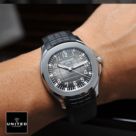 Patek Philippe Aquanaut 5167A-001 Detailed Replica patek aquanaut 5167A 001 replica hand Patek Philippe Geneve Black Dial Steel Case Replica on the man wrist