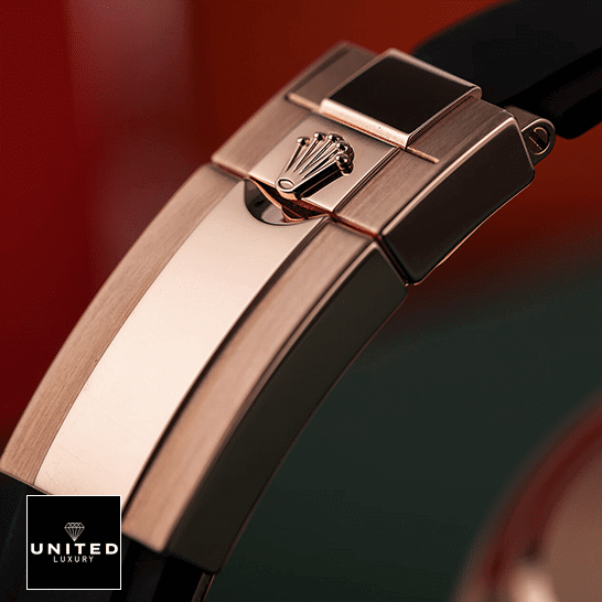 Rolex Daytona Cosmograph 116515LN Replica Rose Gold Fold Clasp on the Rolex Logo