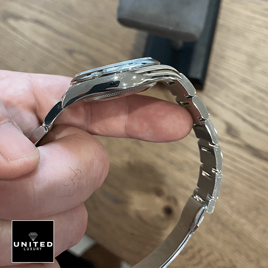 Rolex Datejust 126200-0008 White Dial Swiss Super Clone rolex datejust 126200 0008 replica leftside Rolex Datejust 126200-0008 oyster bracelet replica side view